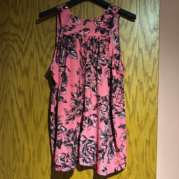 Sleeveless floral blouse - Picture 4 of 4